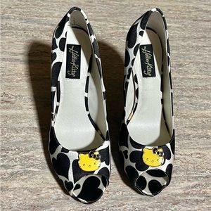 Hello Kitty open toe heart themed beige and black heels shoes